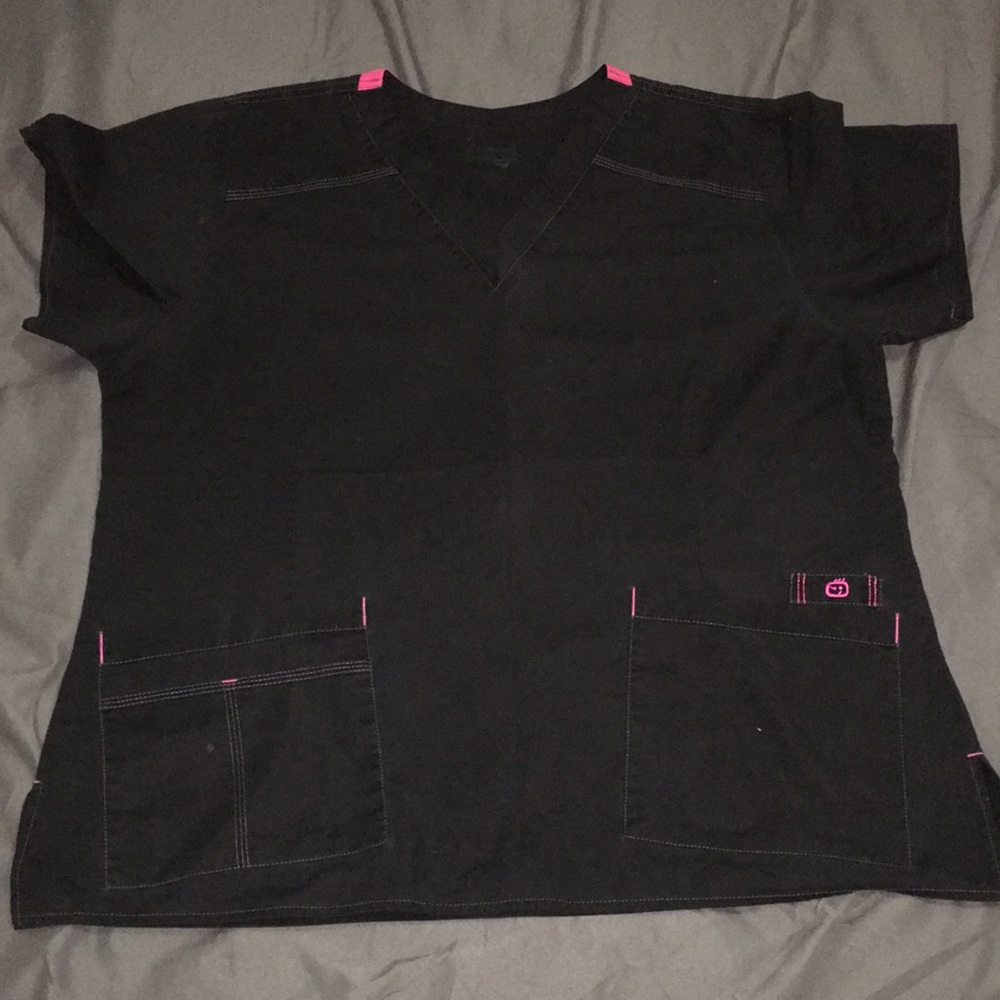 Wonder wink women’s scrub top